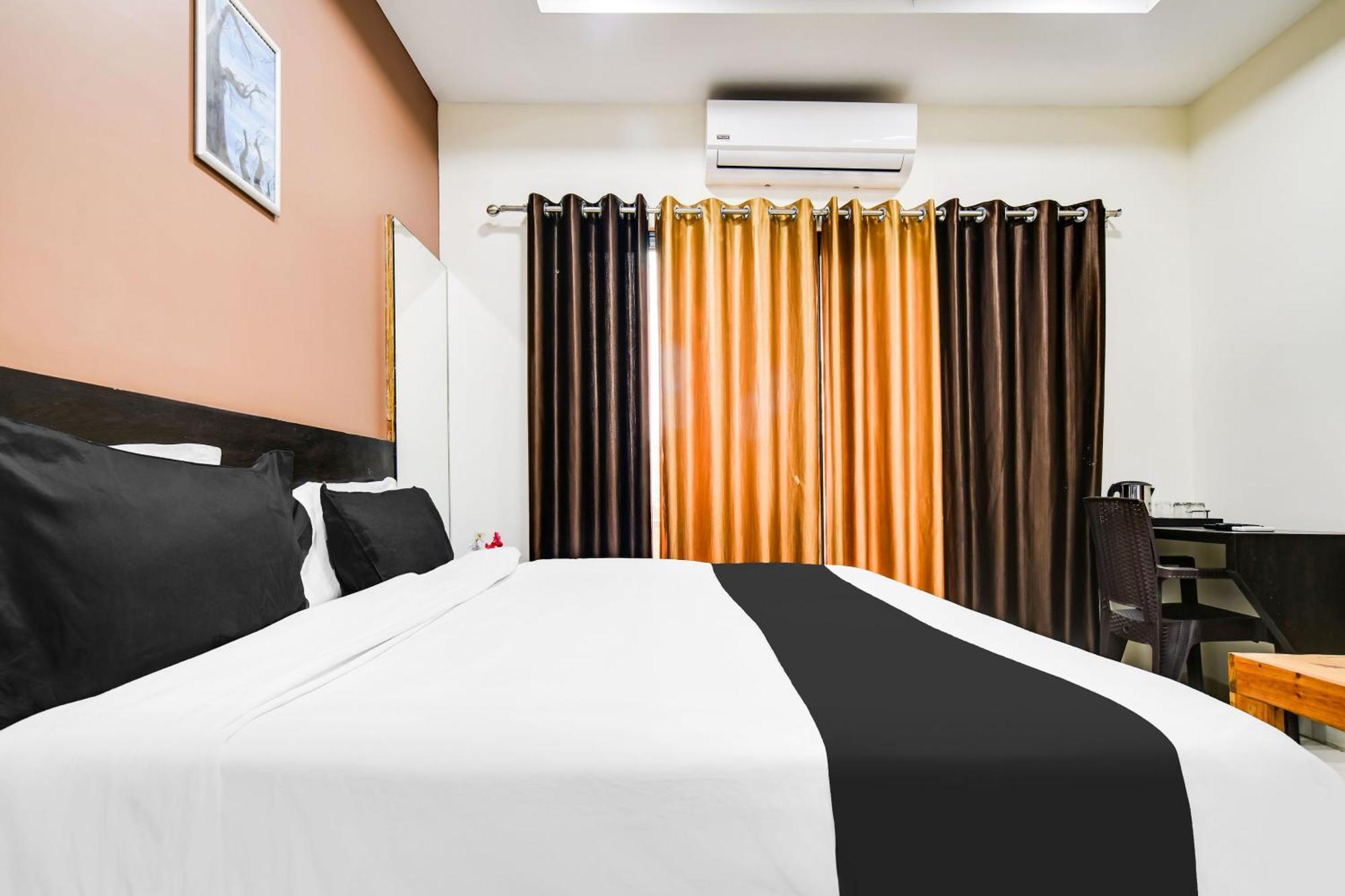 Super Collection O Indore Near Omax City 1 Kanadiya ภายนอก รูปภาพ