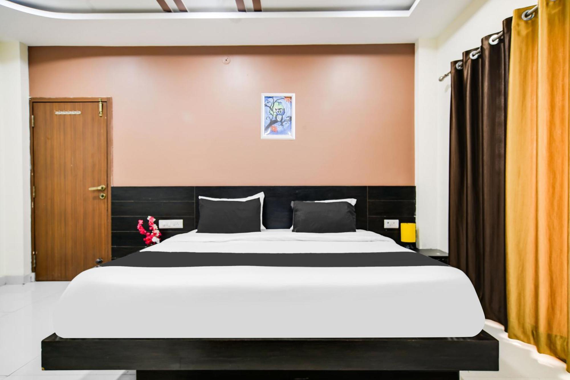 Super Collection O Indore Near Omax City 1 Kanadiya ภายนอก รูปภาพ