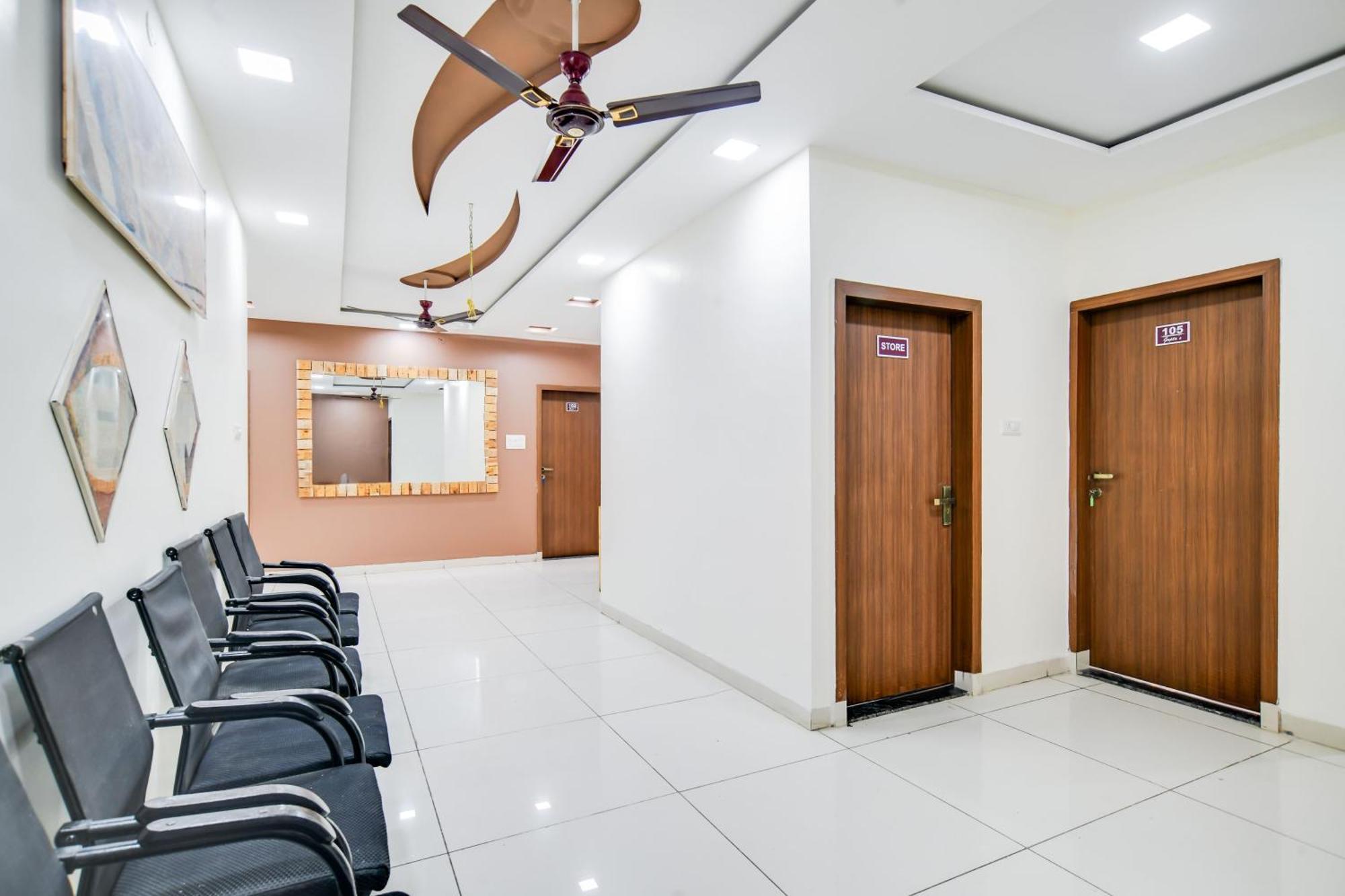 Super Collection O Indore Near Omax City 1 Kanadiya ภายนอก รูปภาพ