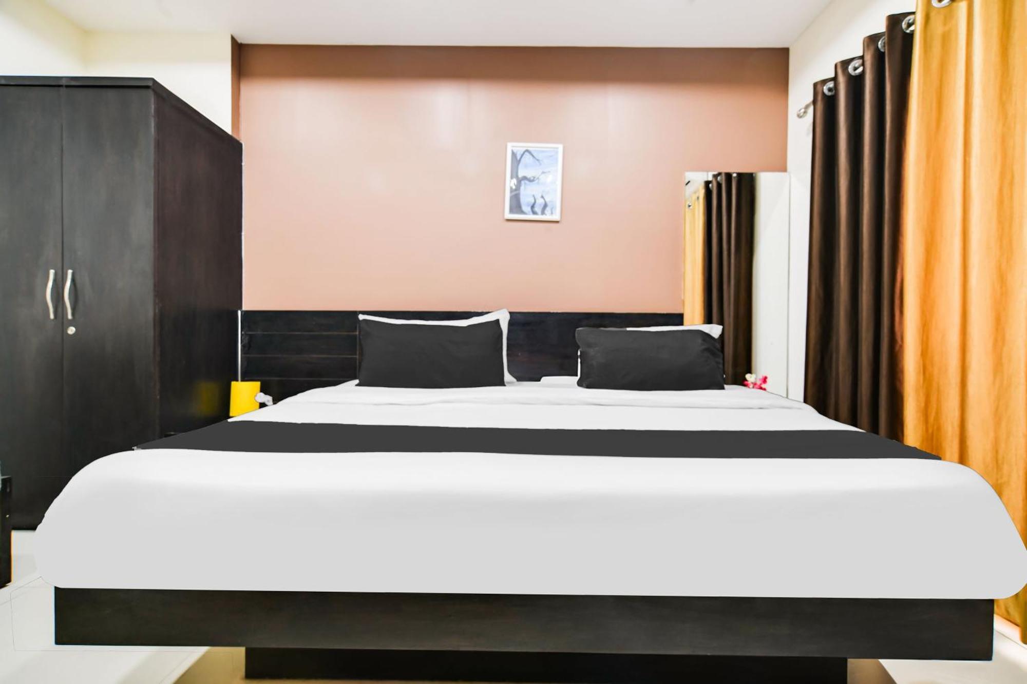 Super Collection O Indore Near Omax City 1 Kanadiya ภายนอก รูปภาพ