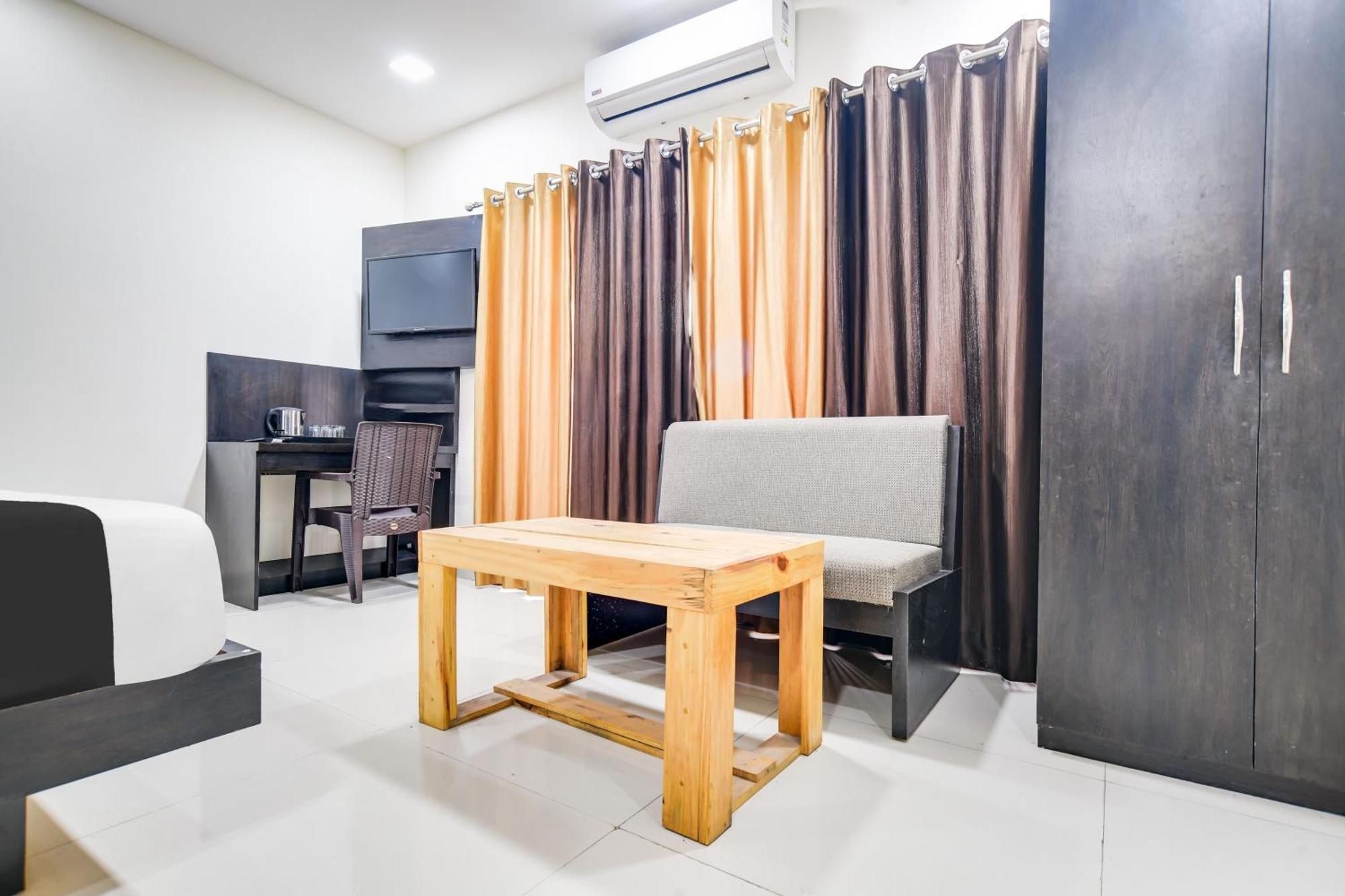 Super Collection O Indore Near Omax City 1 Kanadiya ภายนอก รูปภาพ